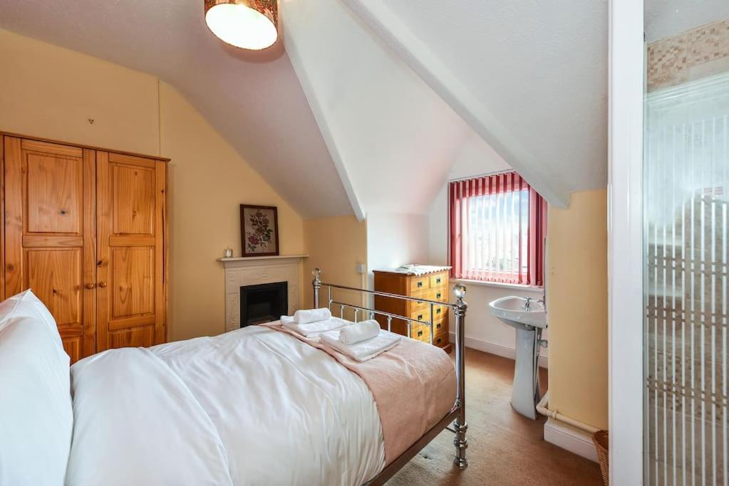 Traditional 3-Bed Property In Pontcanna With Parking คาร์ดิฟฟ์ ภายนอก รูปภาพ