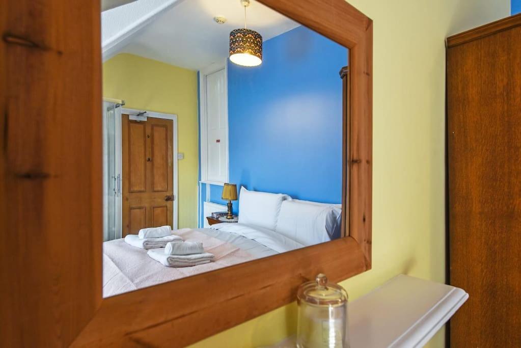 Traditional 3-Bed Property In Pontcanna With Parking คาร์ดิฟฟ์ ภายนอก รูปภาพ