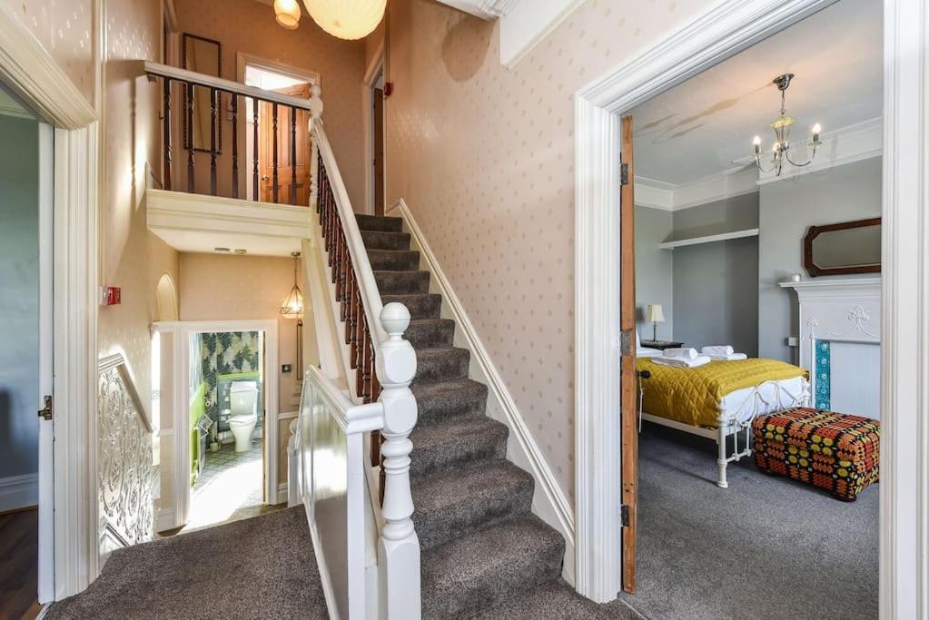 Traditional 3-Bed Property In Pontcanna With Parking คาร์ดิฟฟ์ ภายนอก รูปภาพ