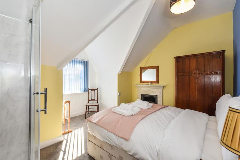 Traditional 3-Bed Property In Pontcanna With Parking คาร์ดิฟฟ์ ภายนอก รูปภาพ