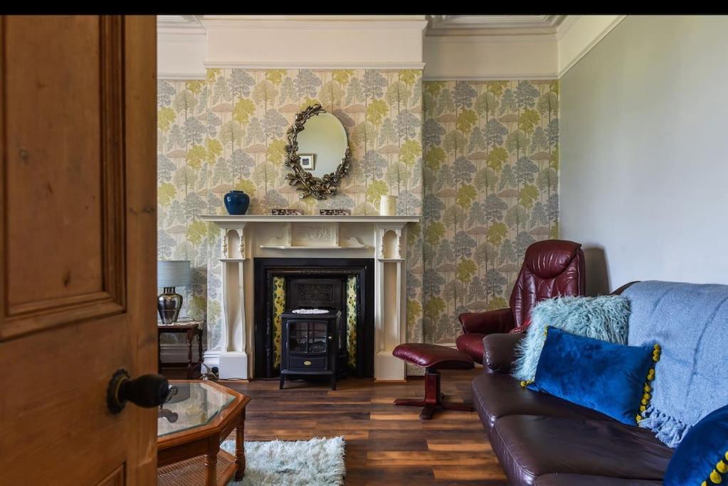 Traditional 3-Bed Property In Pontcanna With Parking คาร์ดิฟฟ์ ภายนอก รูปภาพ