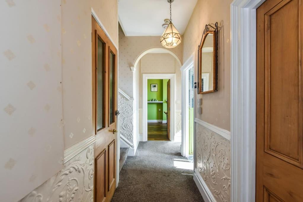 Traditional 3-Bed Property In Pontcanna With Parking คาร์ดิฟฟ์ ภายนอก รูปภาพ