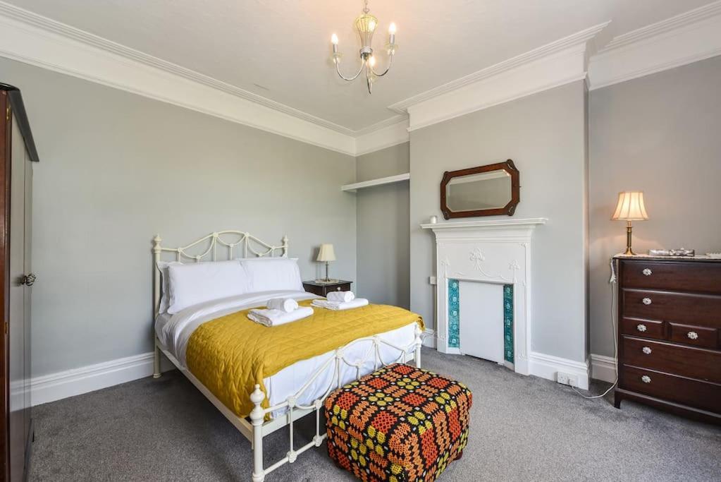 Traditional 3-Bed Property In Pontcanna With Parking คาร์ดิฟฟ์ ภายนอก รูปภาพ