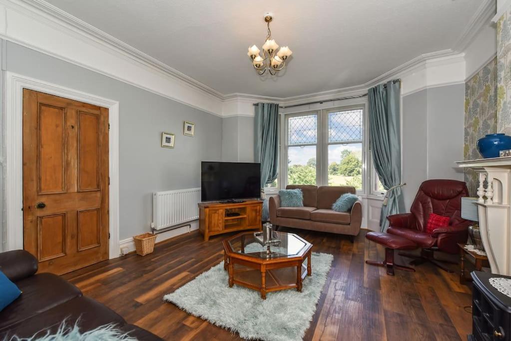 Traditional 3-Bed Property In Pontcanna With Parking คาร์ดิฟฟ์ ภายนอก รูปภาพ